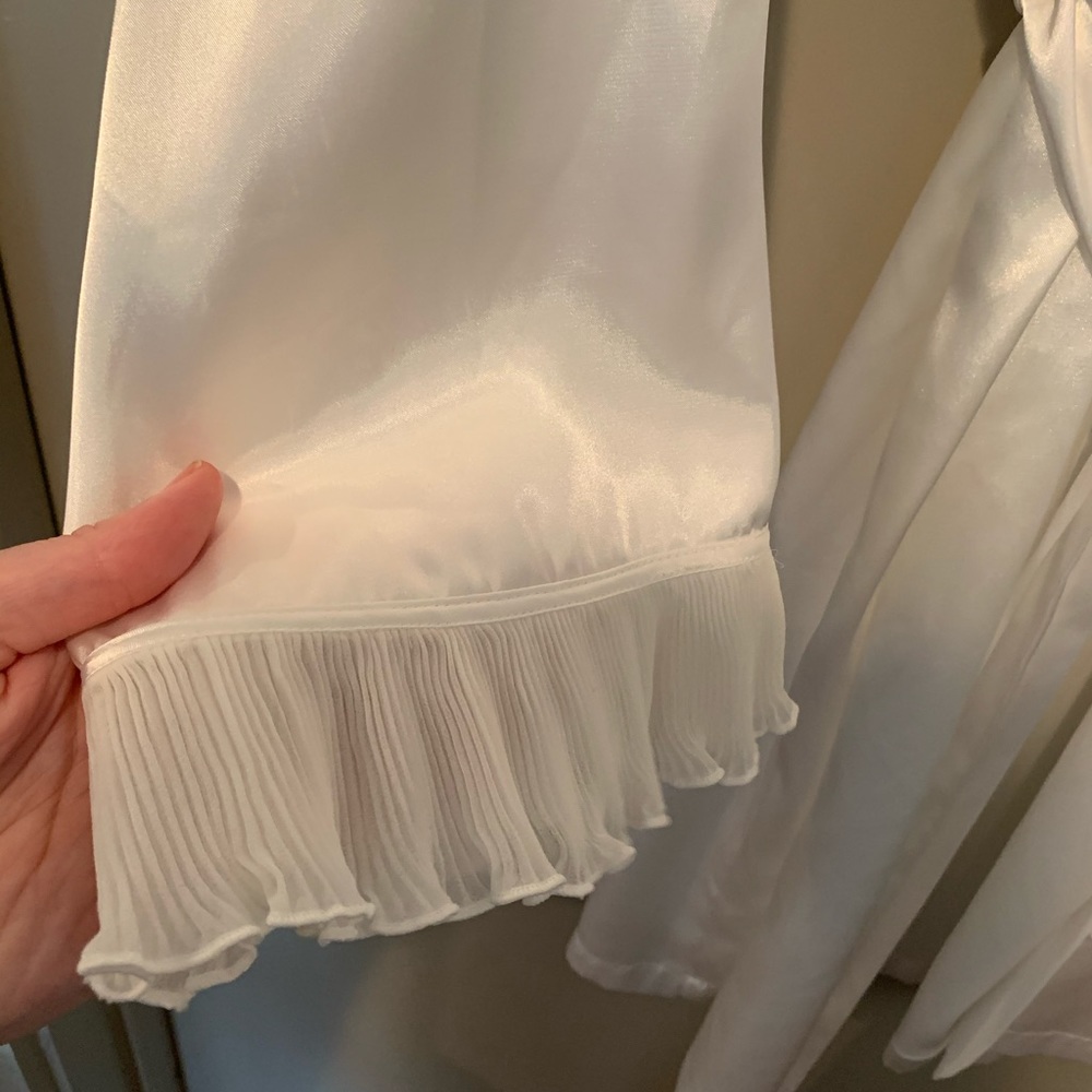 Thrifted Robe - Picture 4 of 4